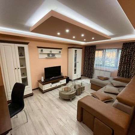 Apartament Luxury Apartment Гура Хуморулуй Екстериор снимка