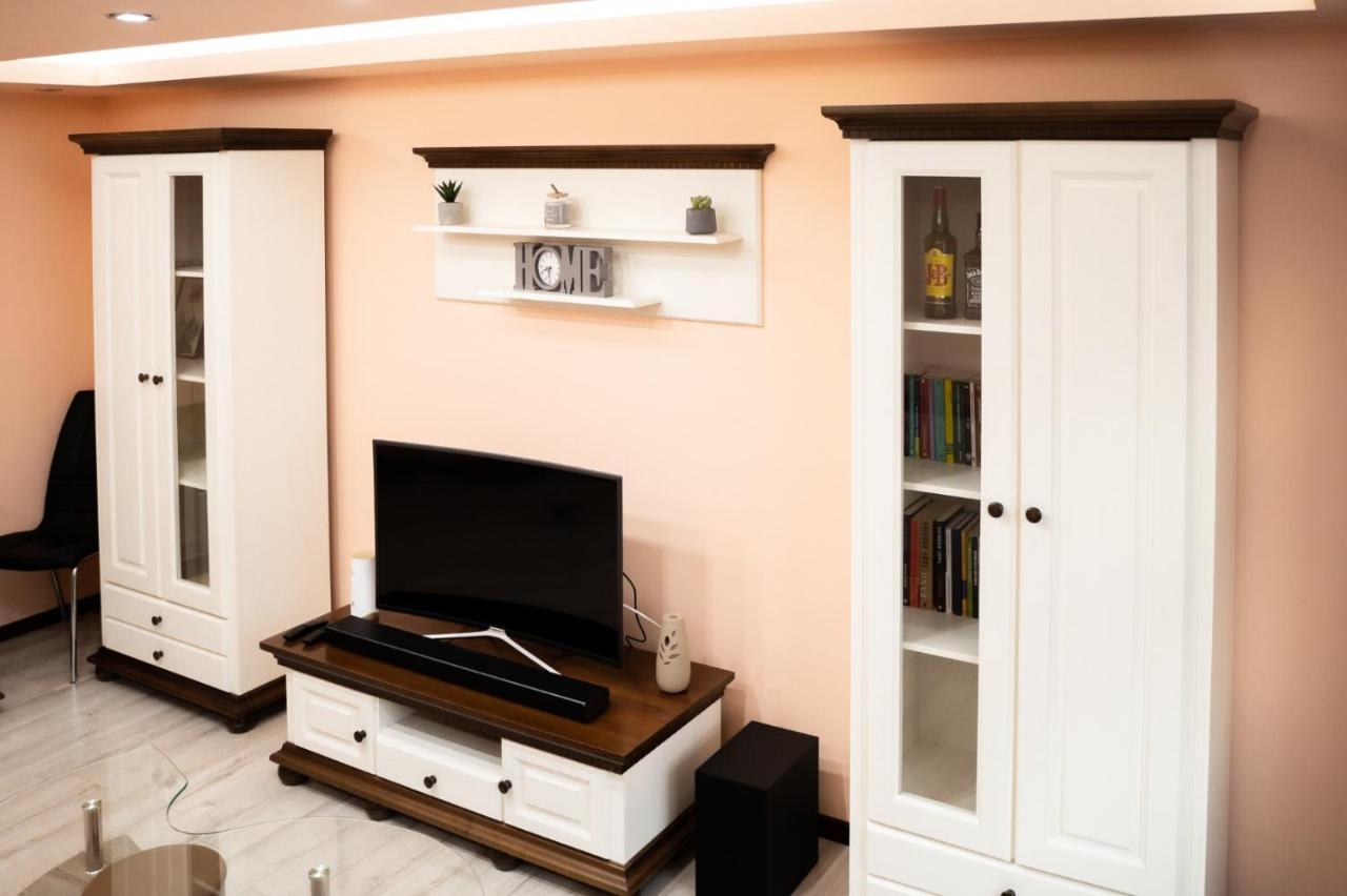 Apartament Luxury Apartment Гура Хуморулуй Екстериор снимка