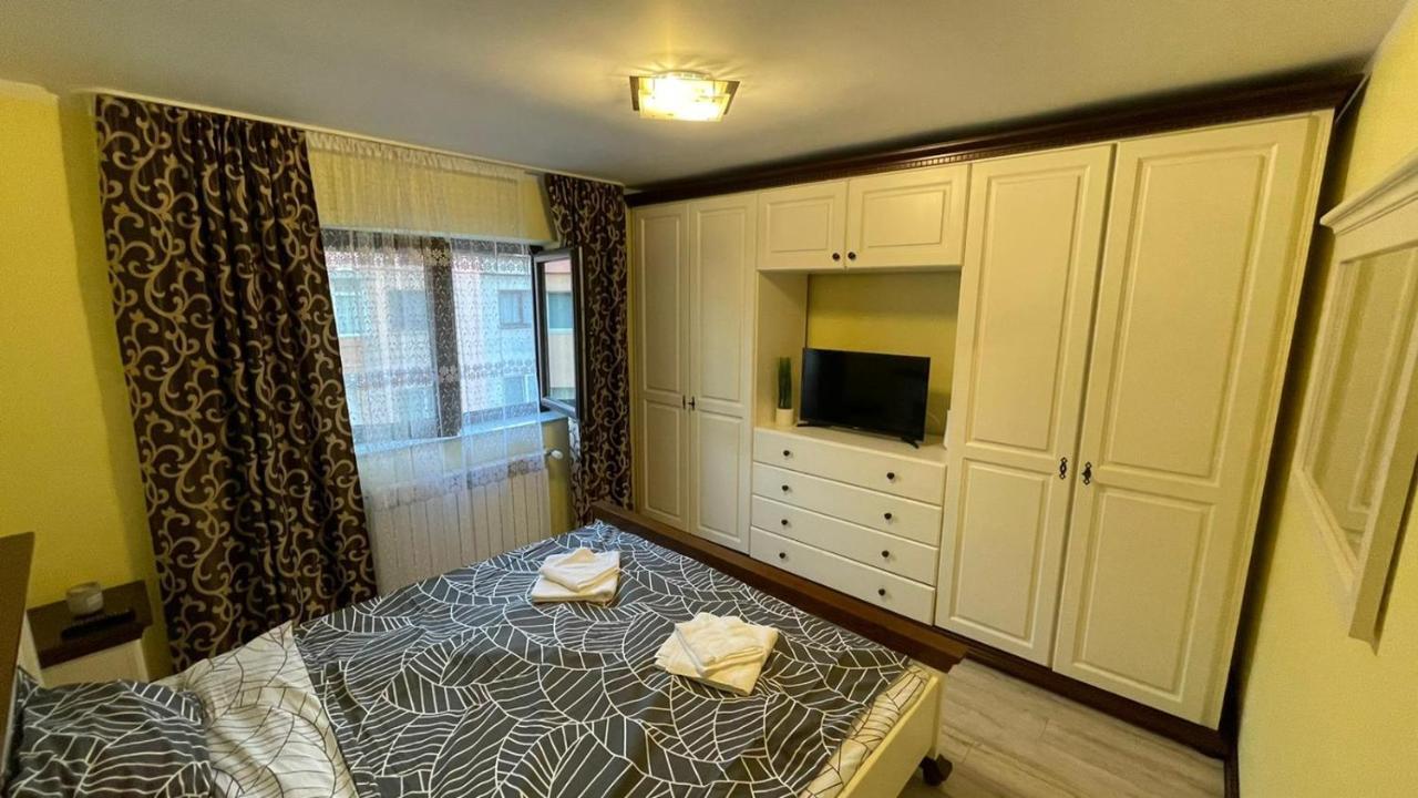 Apartament Luxury Apartment Гура Хуморулуй Екстериор снимка