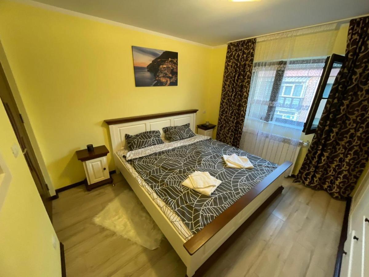 Apartament Luxury Apartment Гура Хуморулуй Екстериор снимка