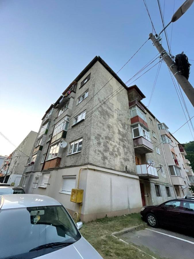 Apartament Luxury Apartment Гура Хуморулуй Екстериор снимка